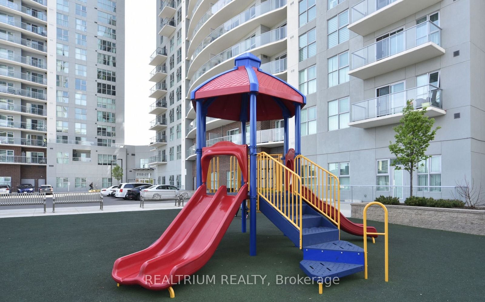 2152 Lawrence Ave E, #607