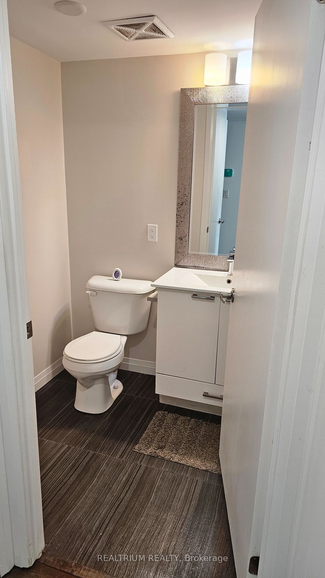 2152 Lawrence Ave E, #607