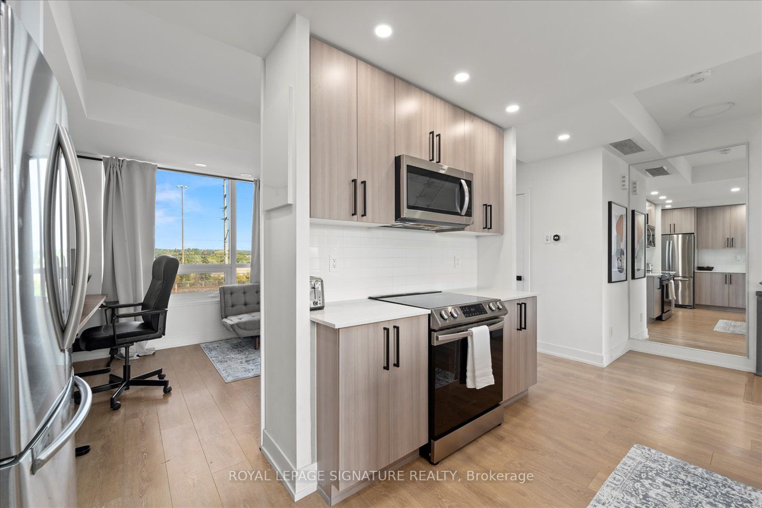 1245 Bayly St, #Th10