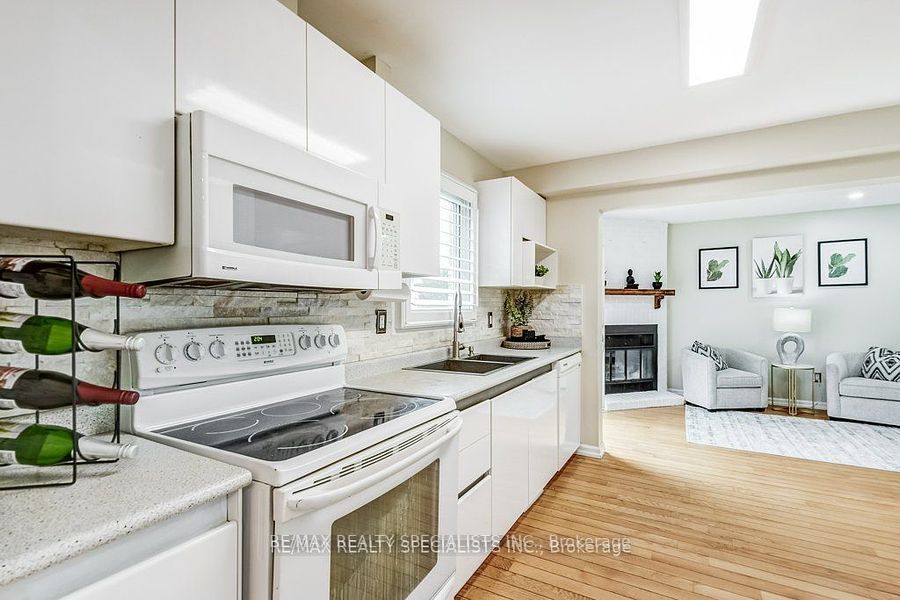 71 Pearce Drive N