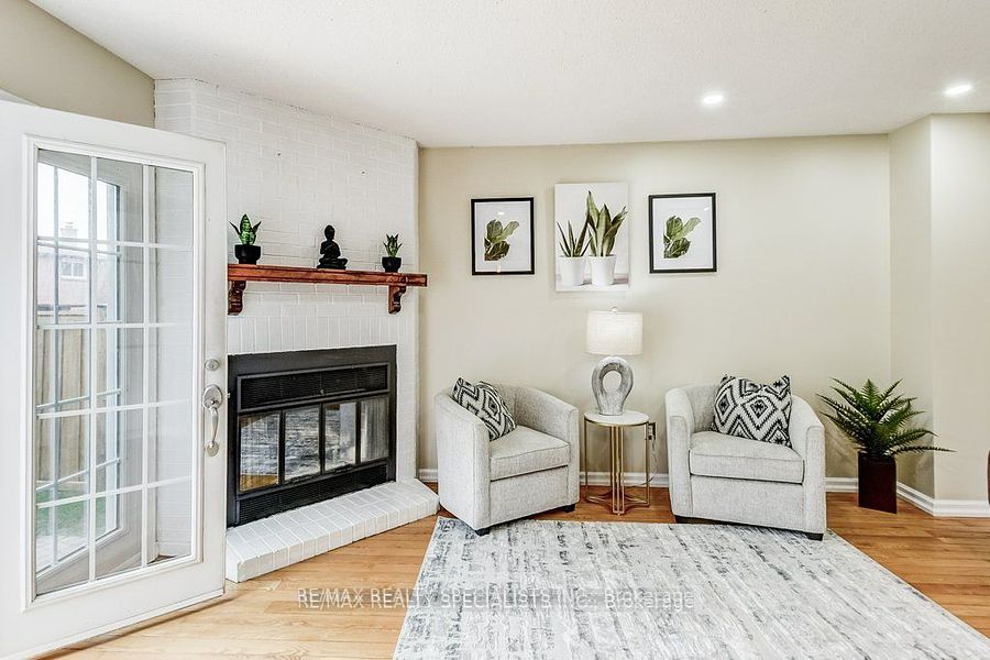 71 Pearce Drive N