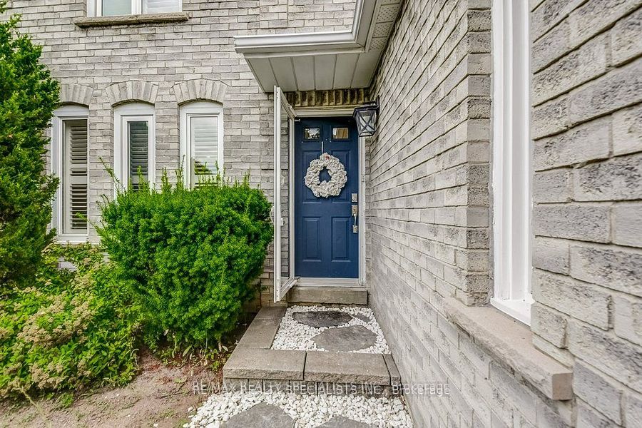 71 Pearce Drive N