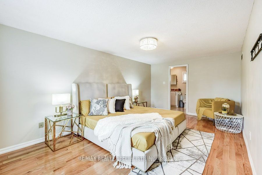 71 Pearce Drive N