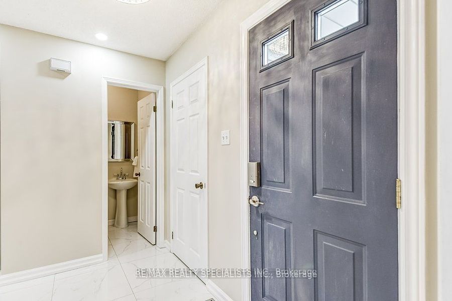 71 Pearce Drive N