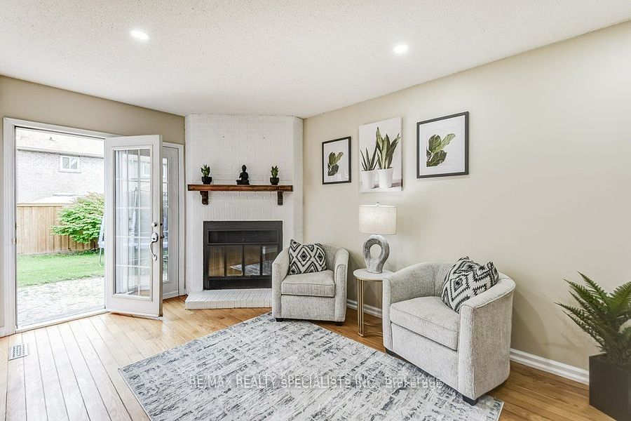 71 Pearce Drive N