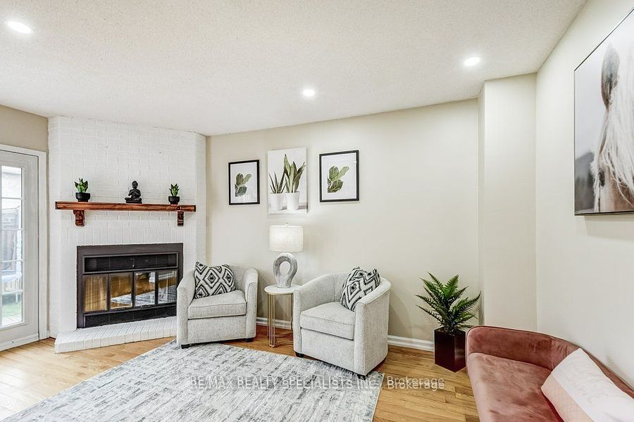 71 Pearce Drive N
