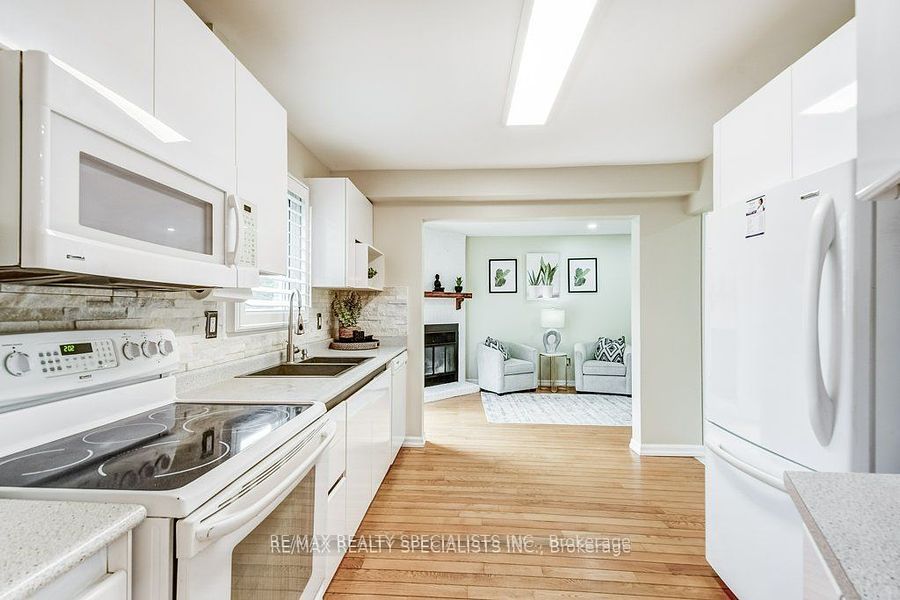71 Pearce Drive N