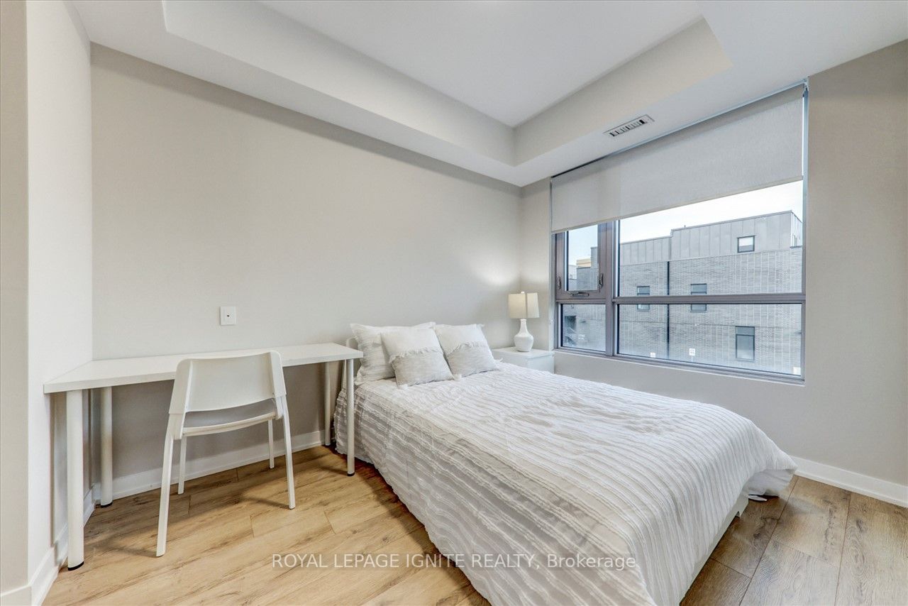 1800 Simcoe St N, #218