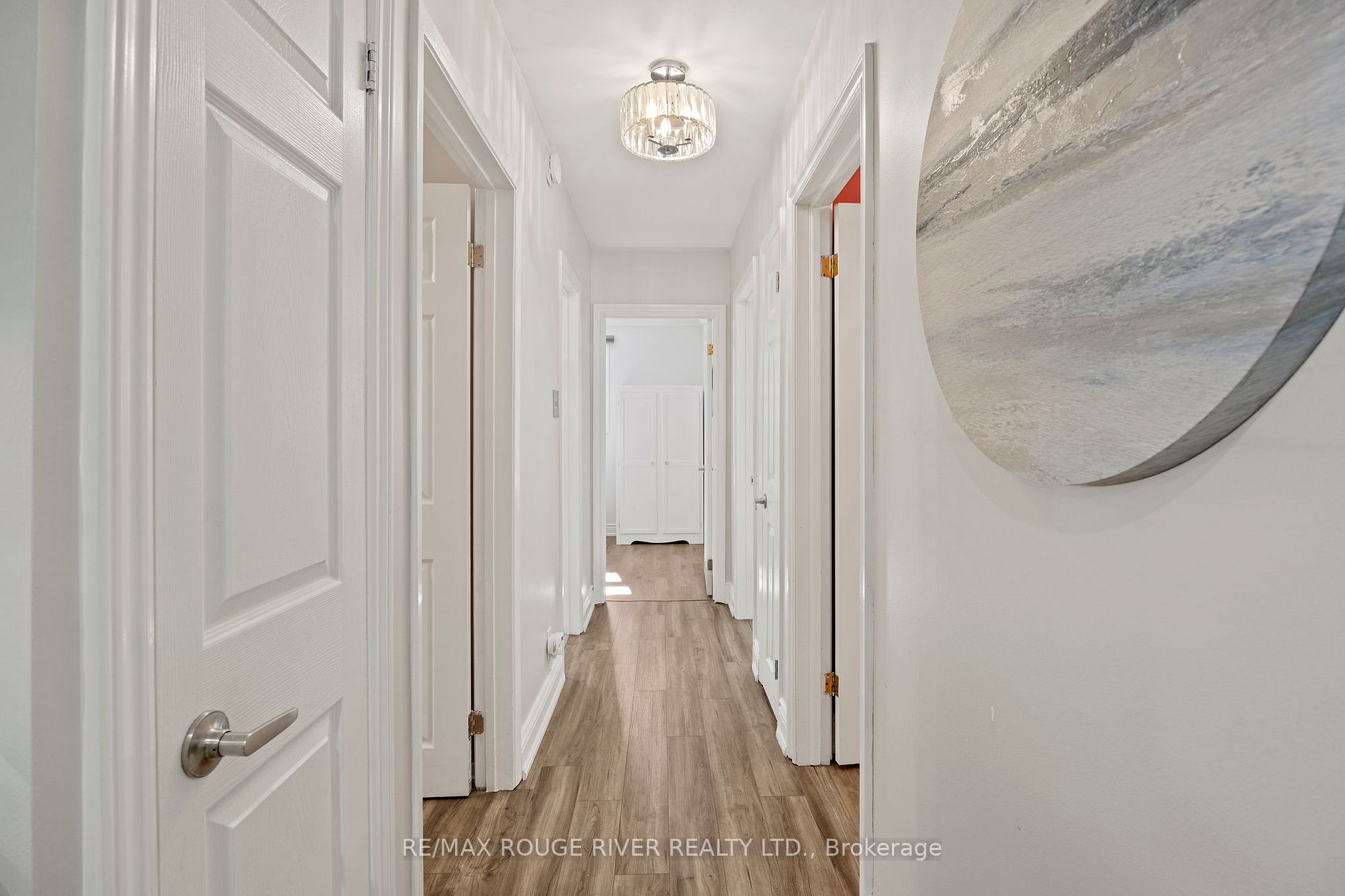 720 Leaside St