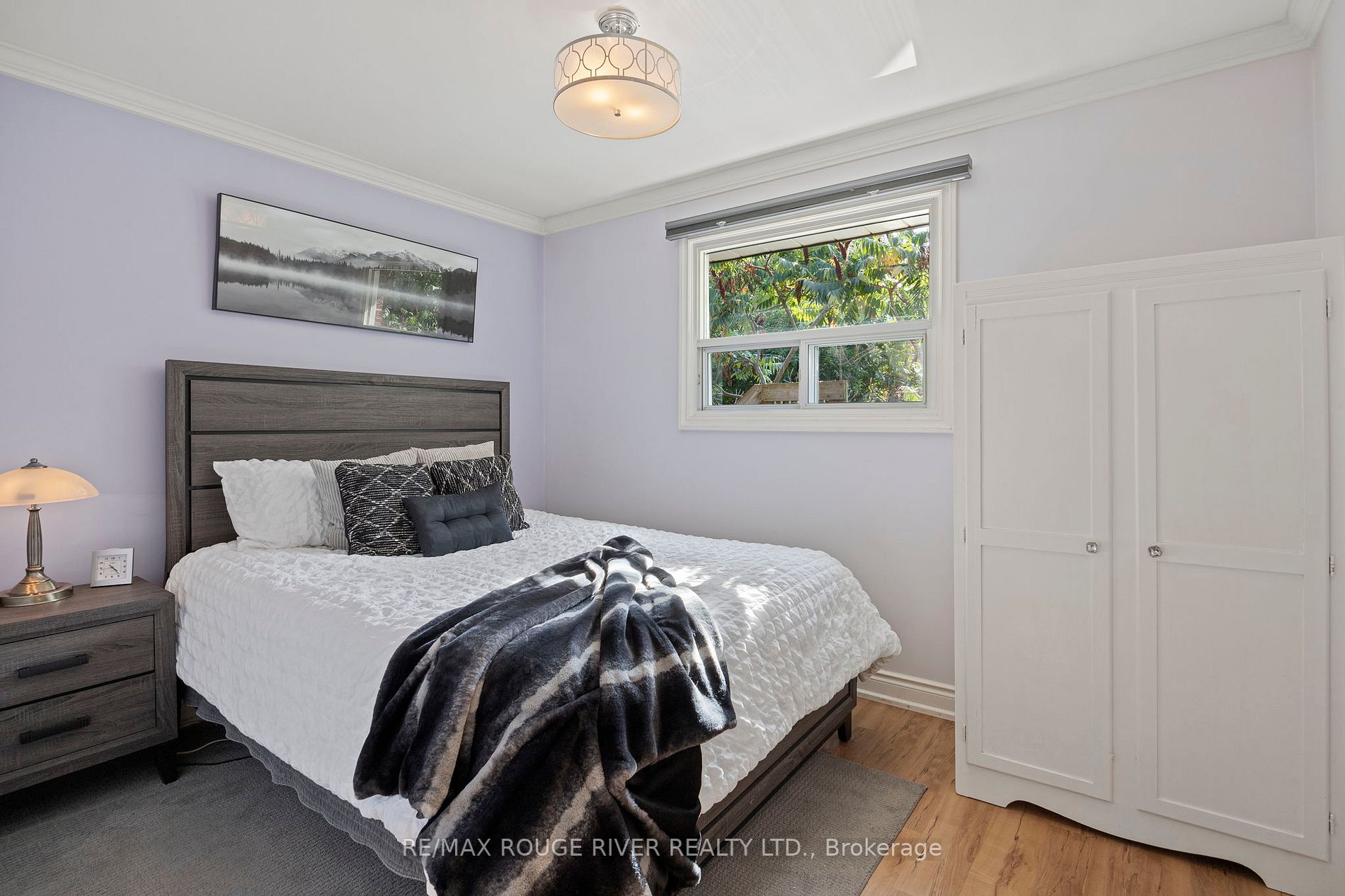 720 Leaside St