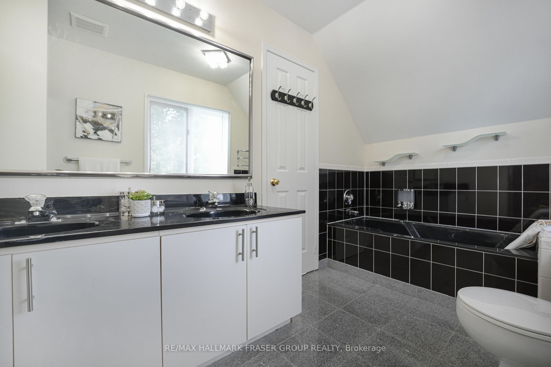 2121 Lynn Heights Drive