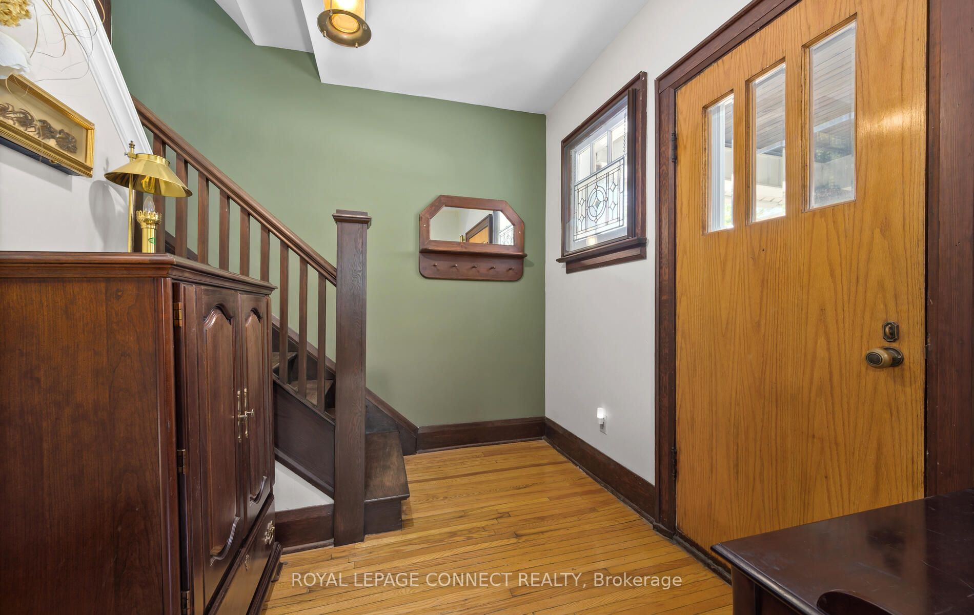 38 Scugog St