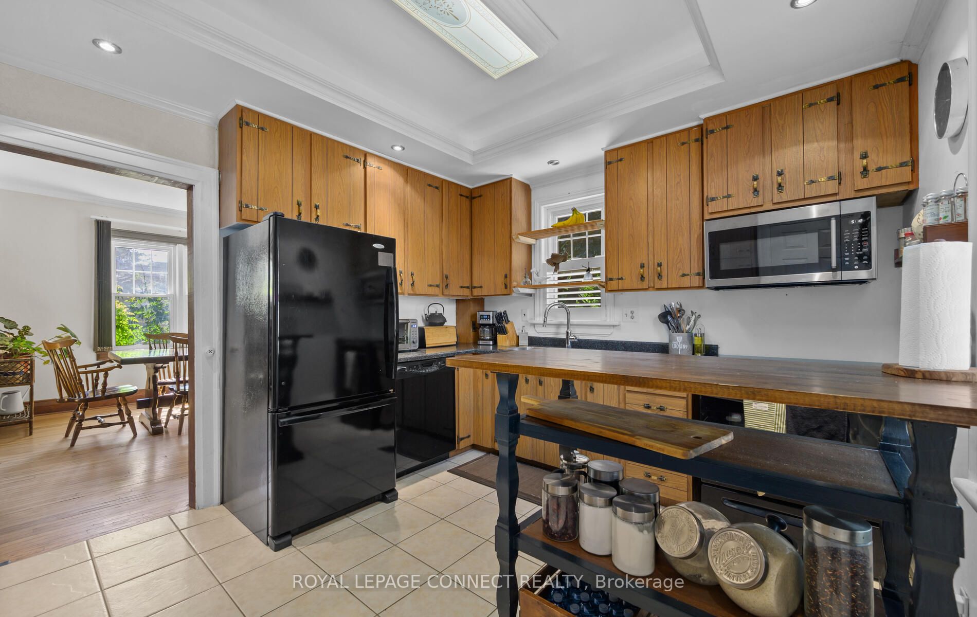 38 Scugog St