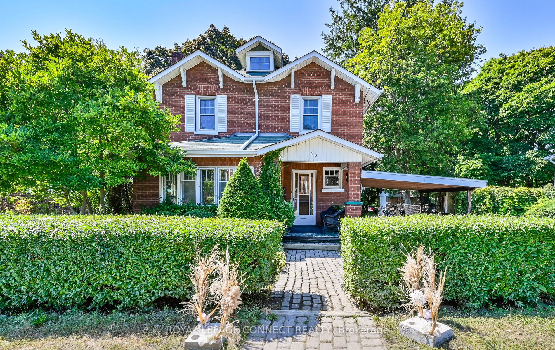 38 Scugog St