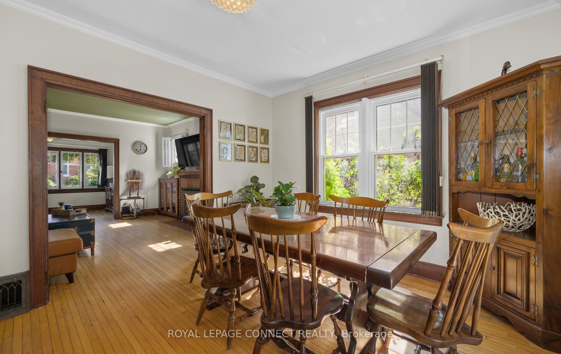 38 Scugog St