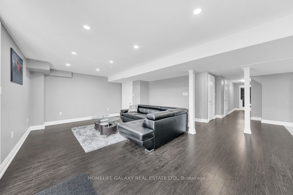 11 Donald Powell Cres