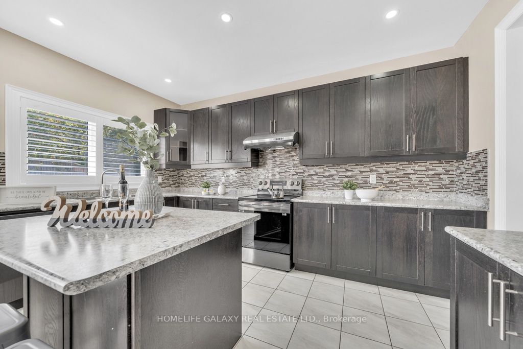 11 Donald Powell Cres