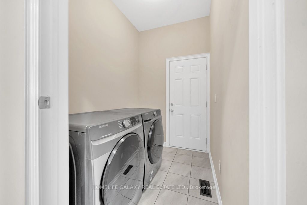 11 Donald Powell Cres