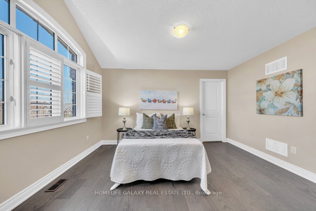 11 Donald Powell Cres