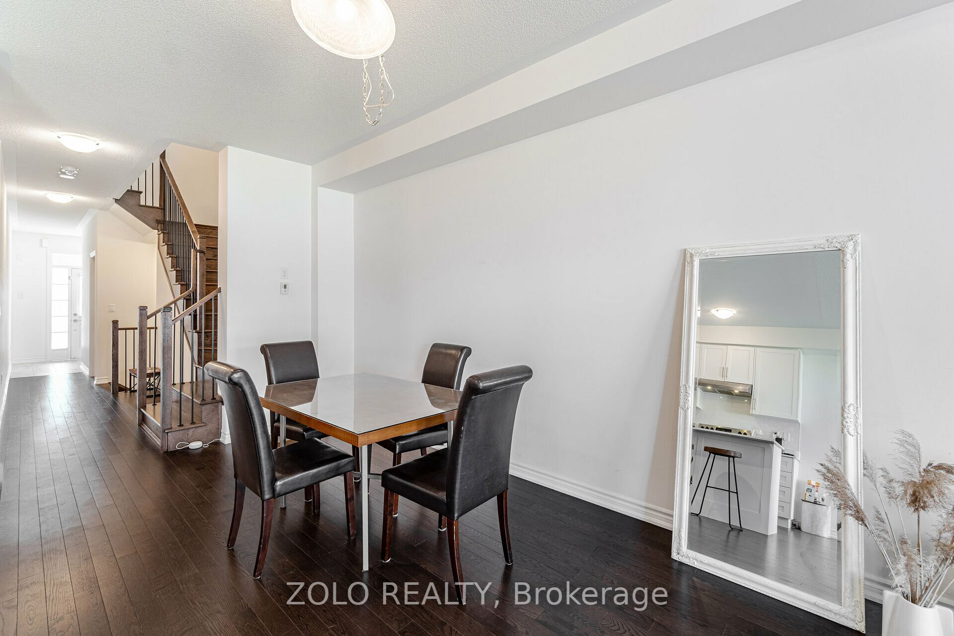 135 Laing Dr N