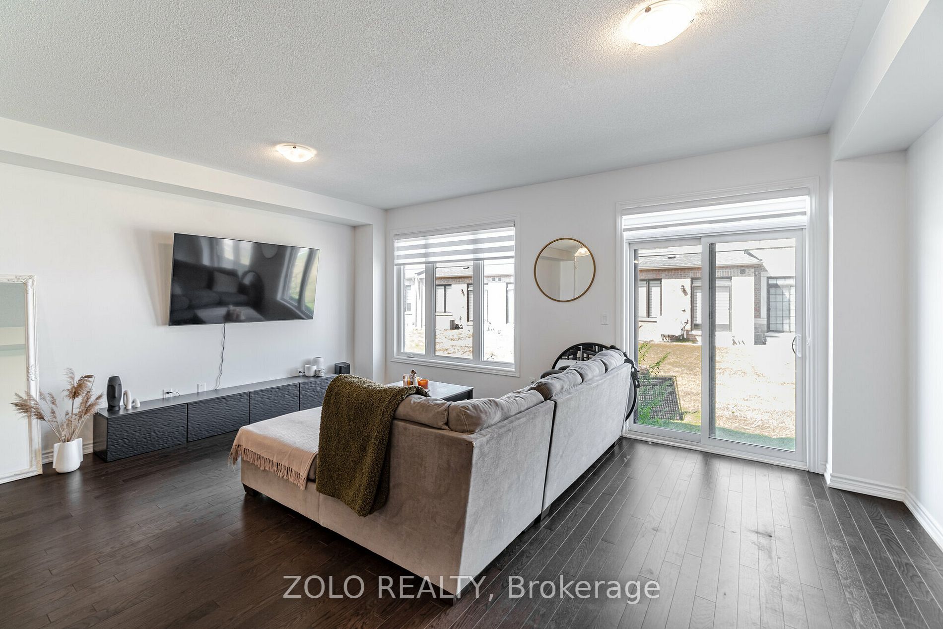 135 Laing Dr N