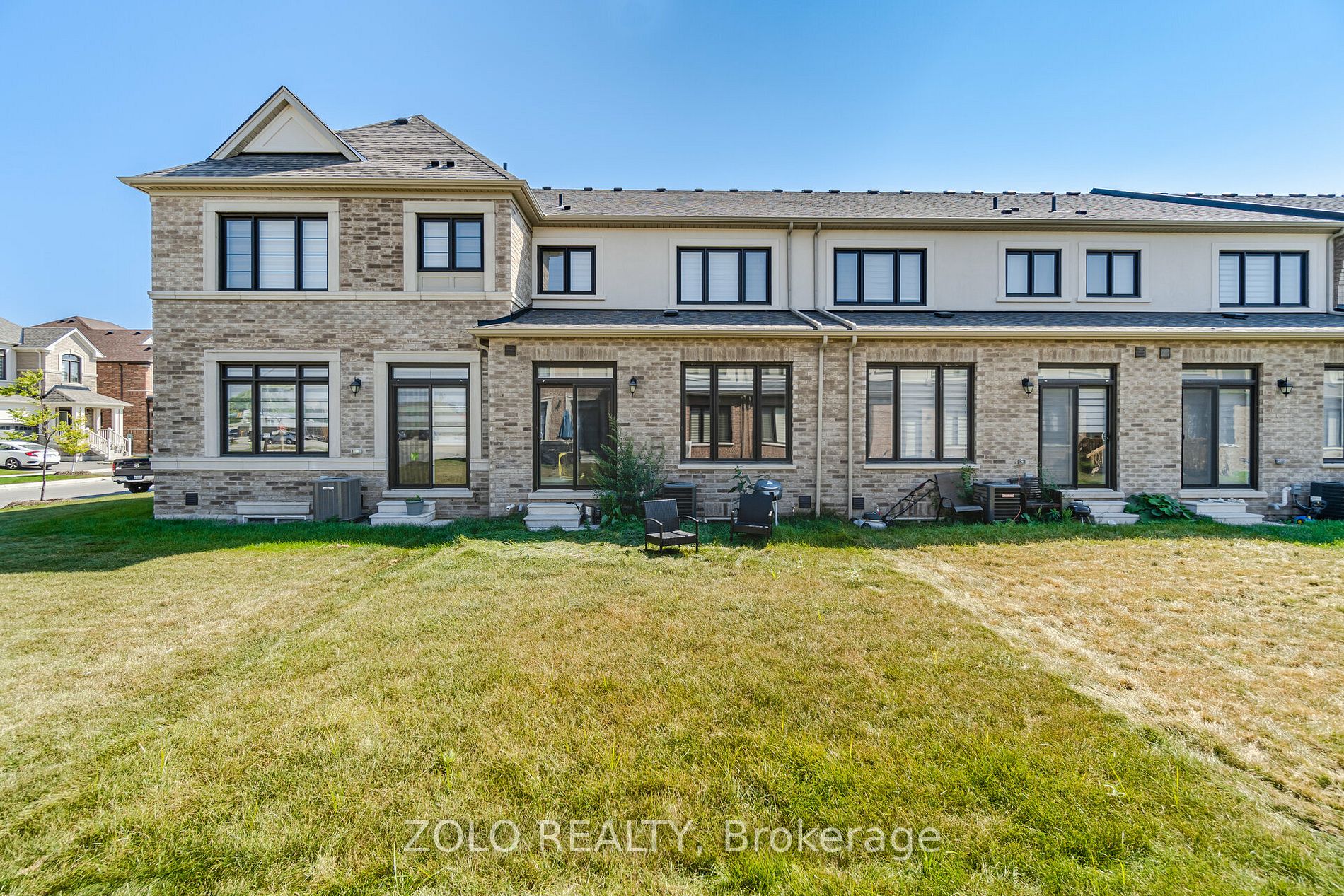 135 Laing Dr N