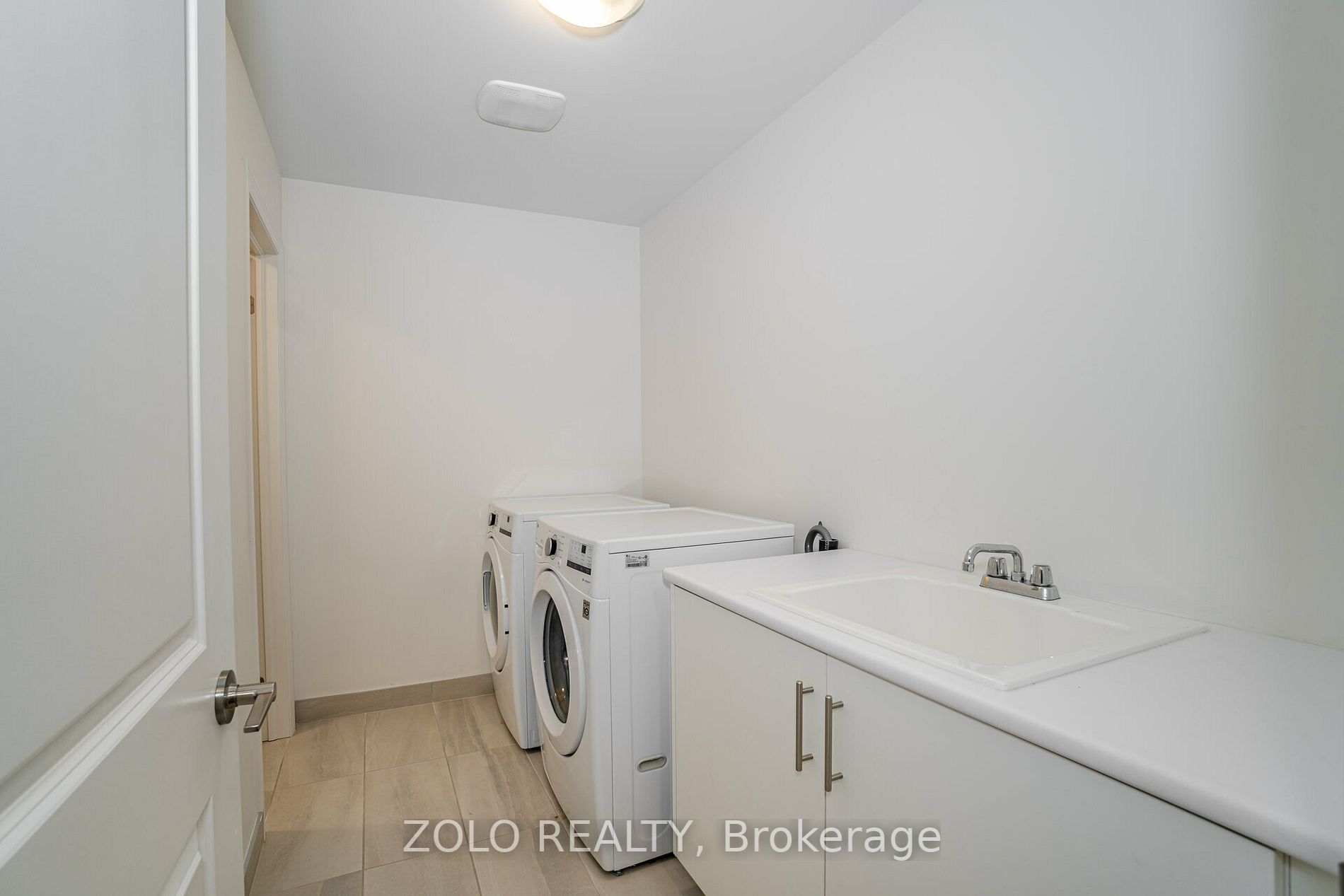 135 Laing Dr N