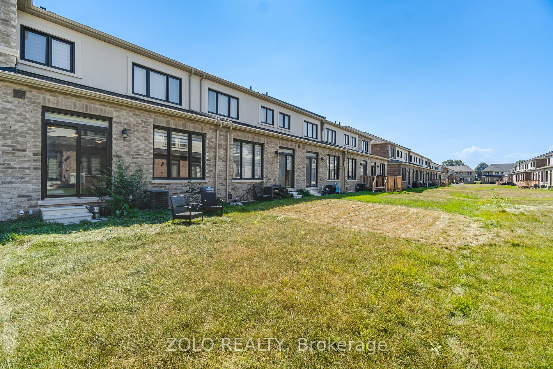 135 Laing Dr N