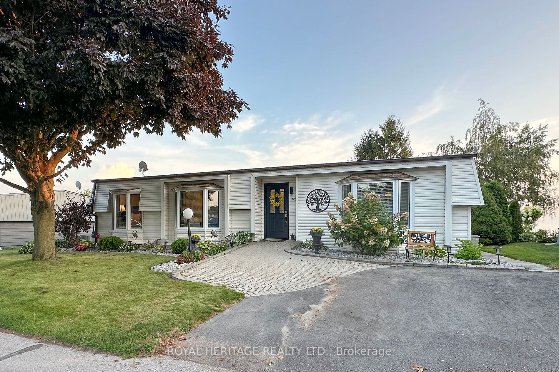 95 The Cove Rd