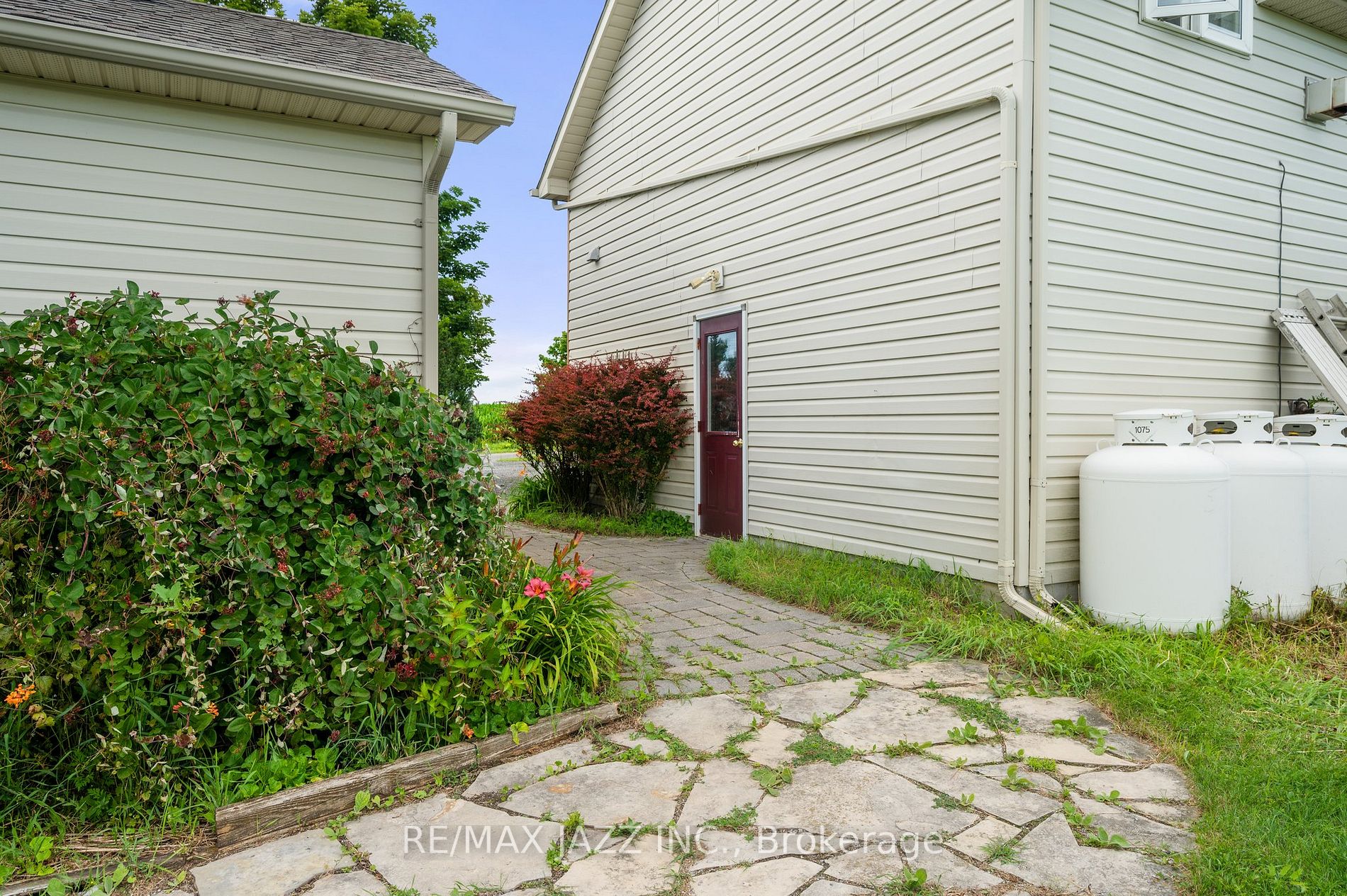 3810 Edgerton Rd