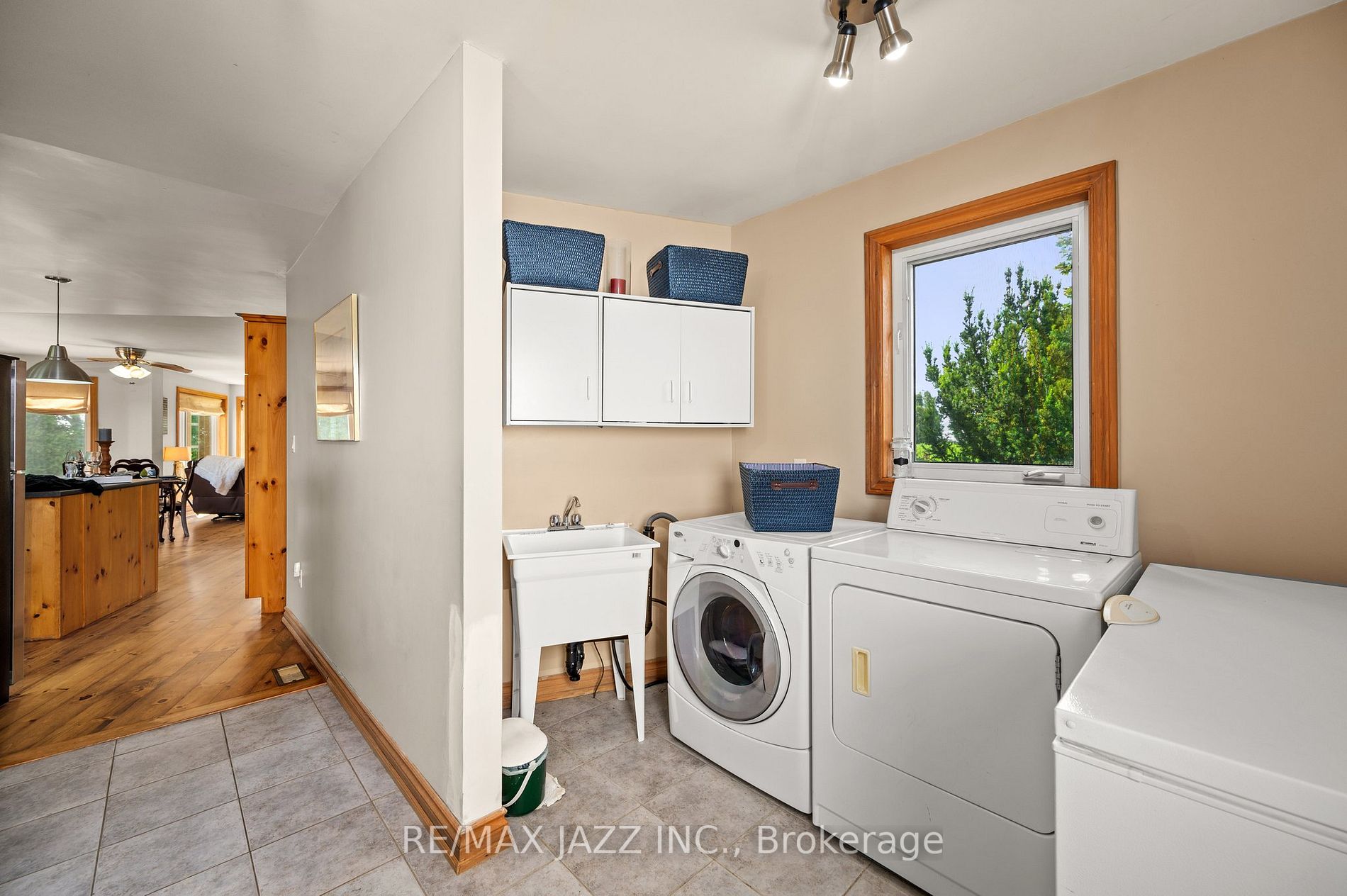 3810 Edgerton Rd