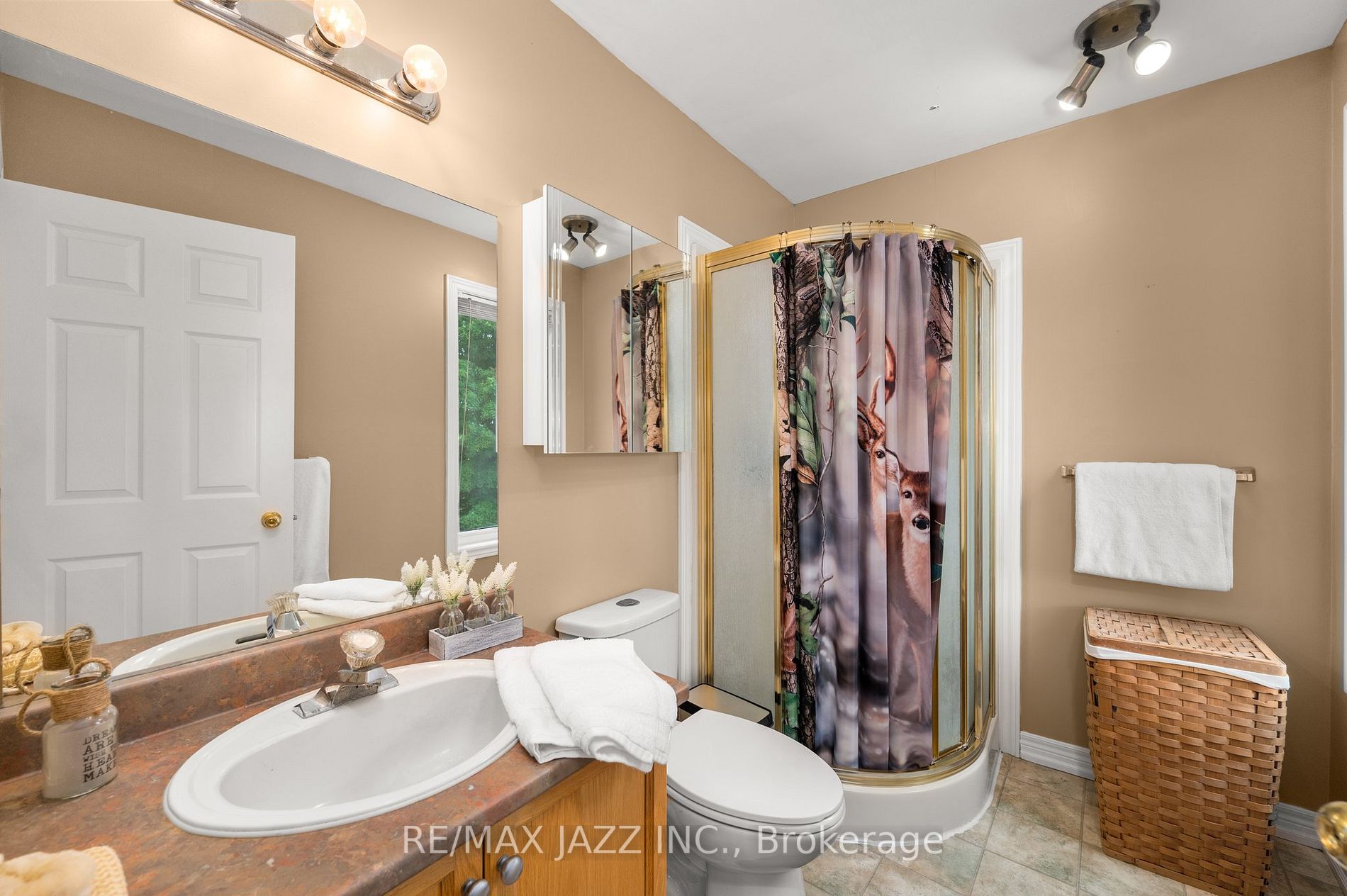 3810 Edgerton Rd