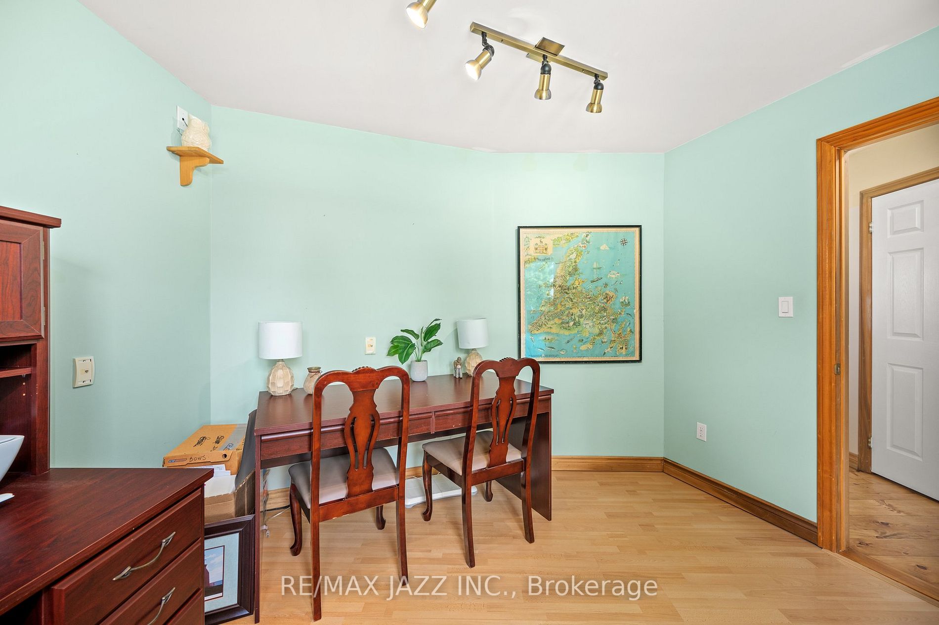 3810 Edgerton Rd