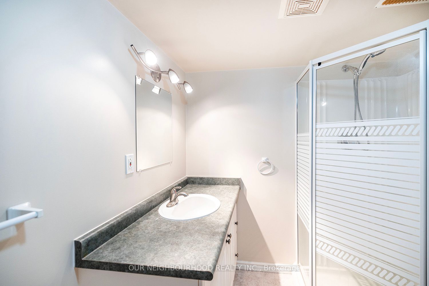 10 Bassett Boulevard, #204