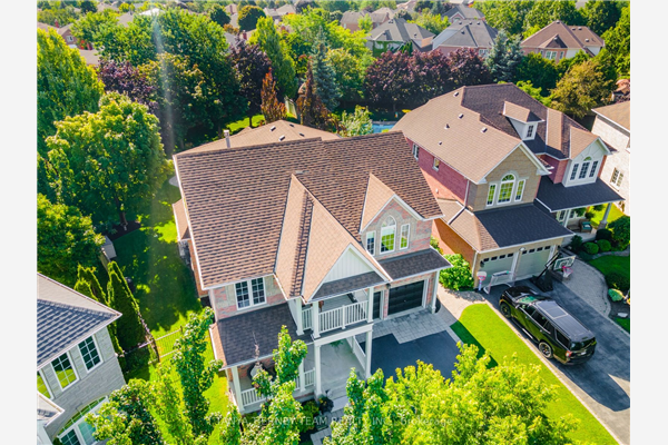 21 Lennon Crt, Whitby