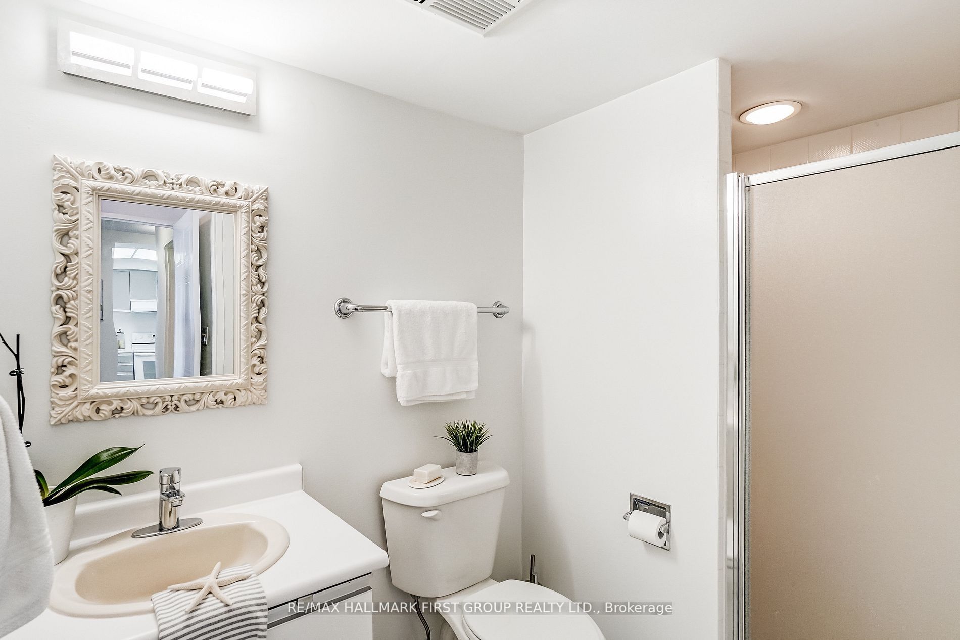 711 Rossland Road, #501