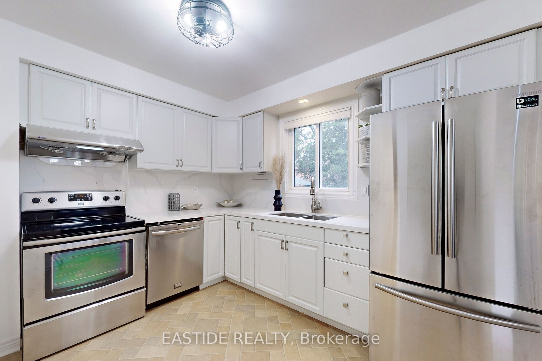 101 Daniels Cres