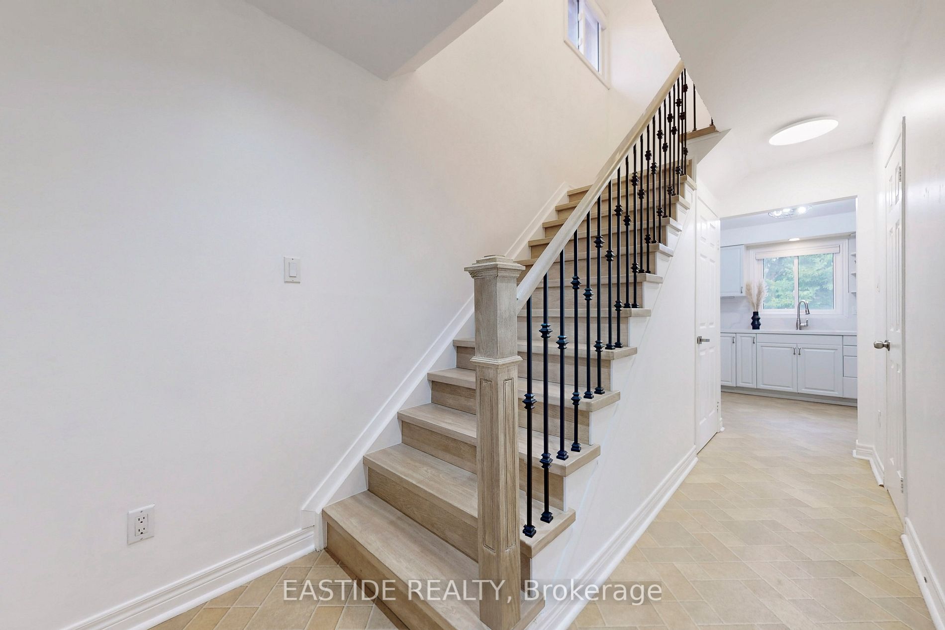 101 Daniels Cres