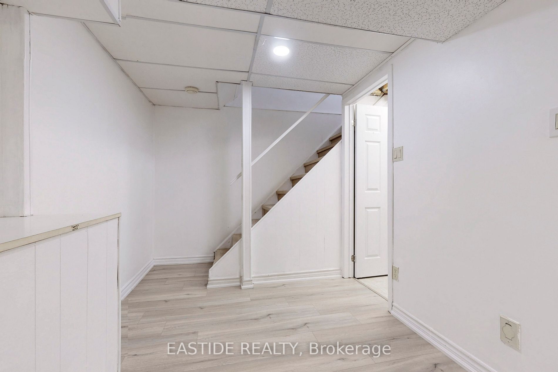 101 Daniels Cres