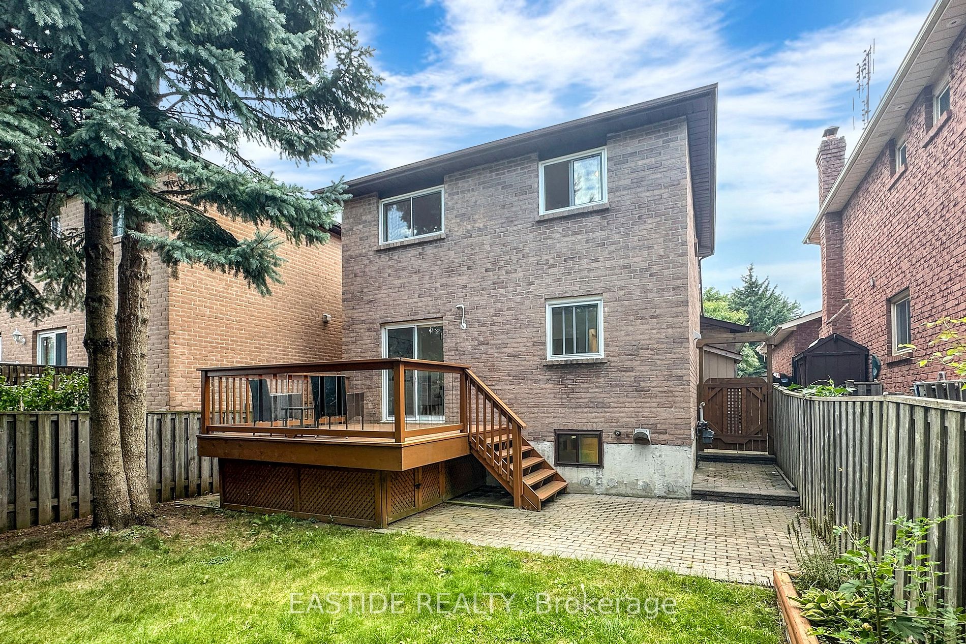 101 Daniels Cres