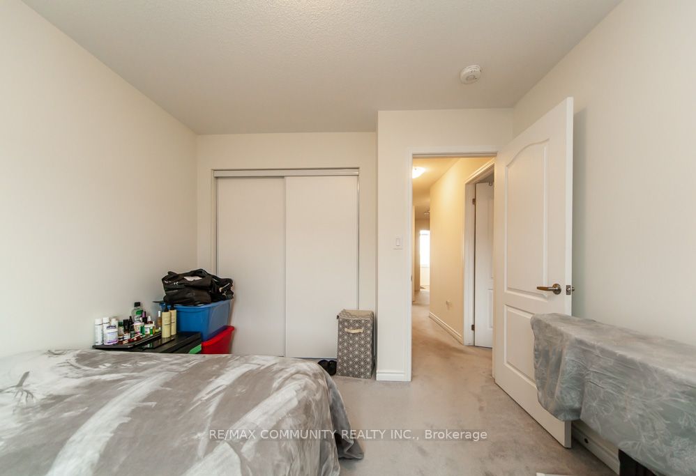 6 Westfield Dr