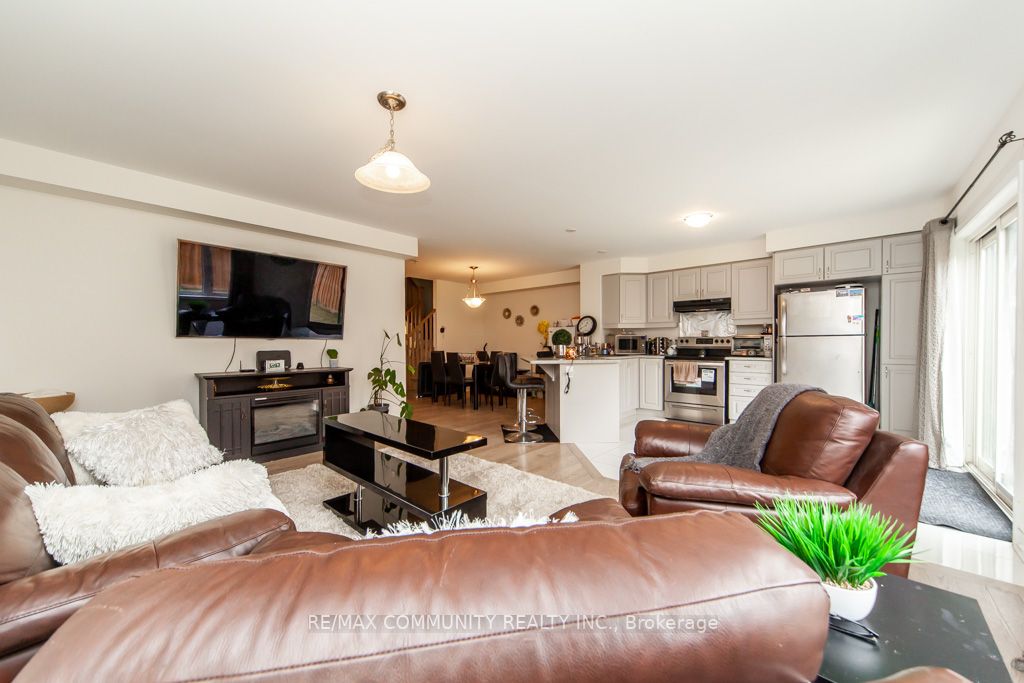 6 Westfield Dr