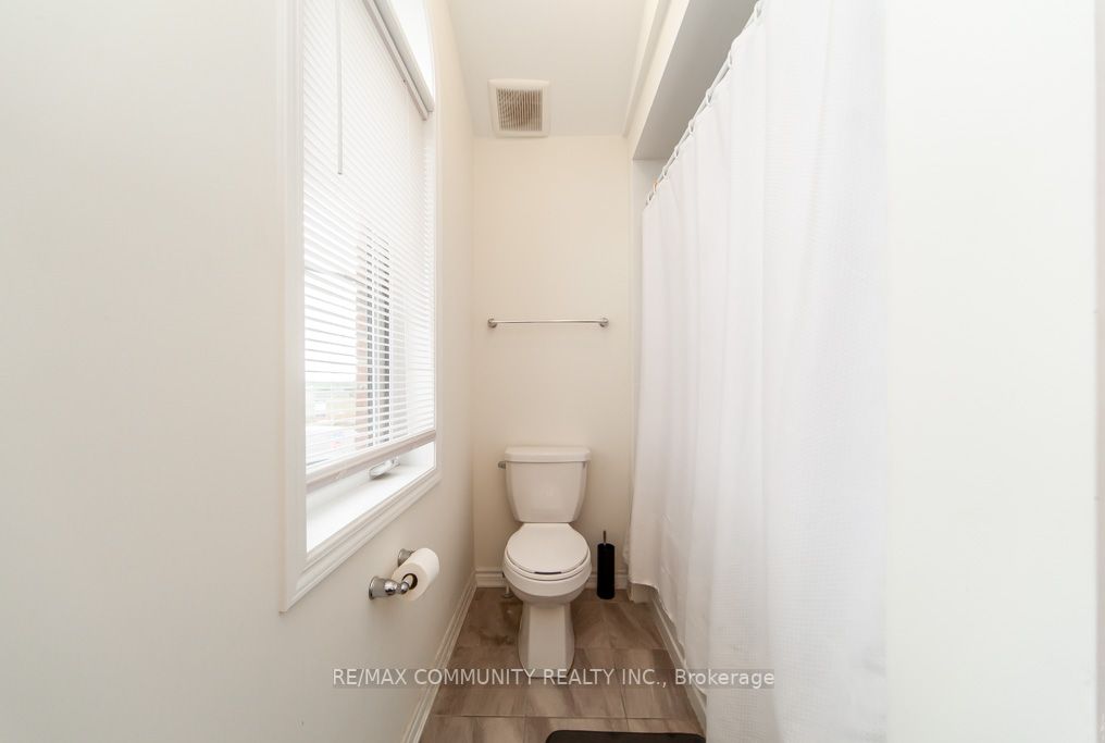 6 Westfield Dr