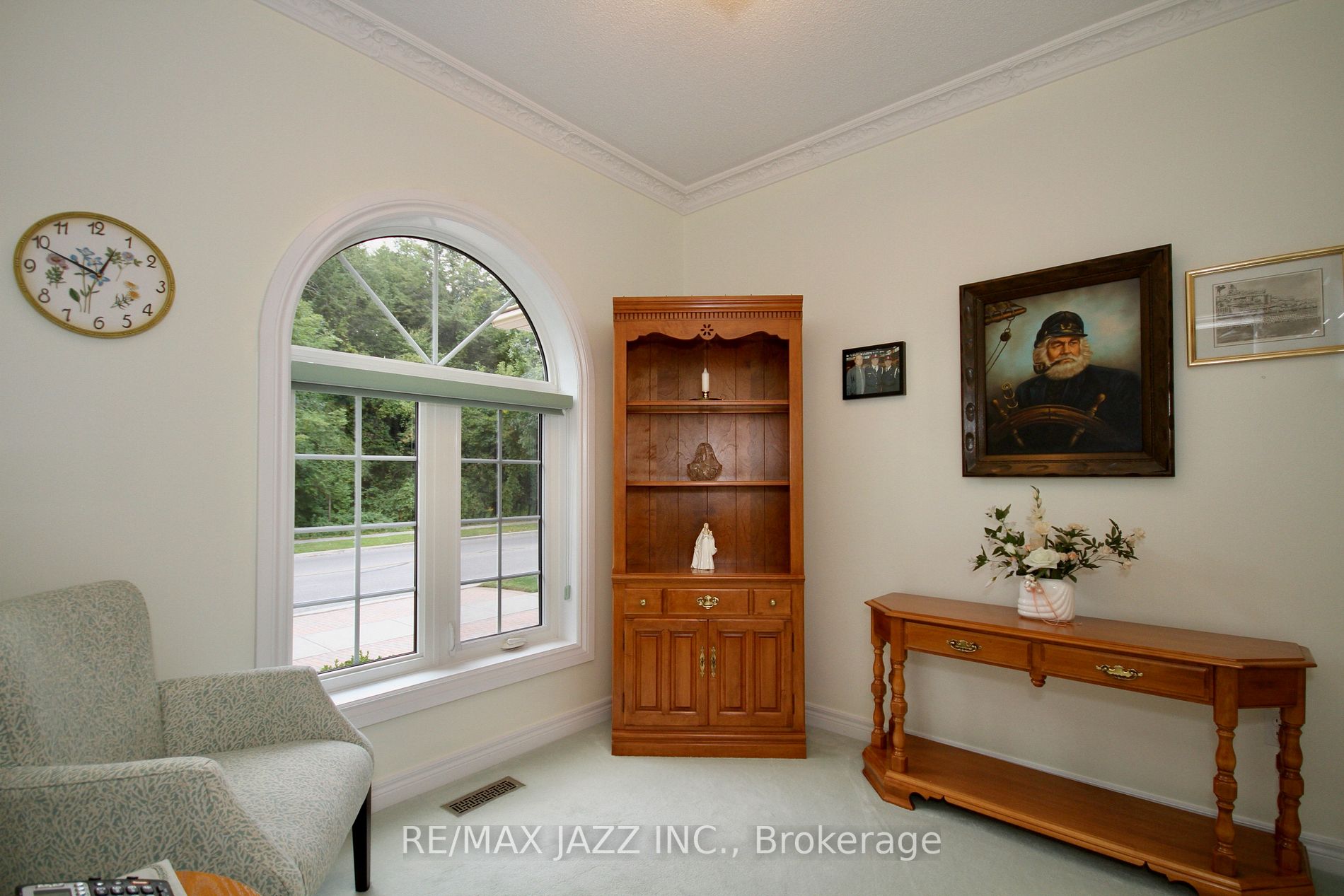 121 Whitburn St