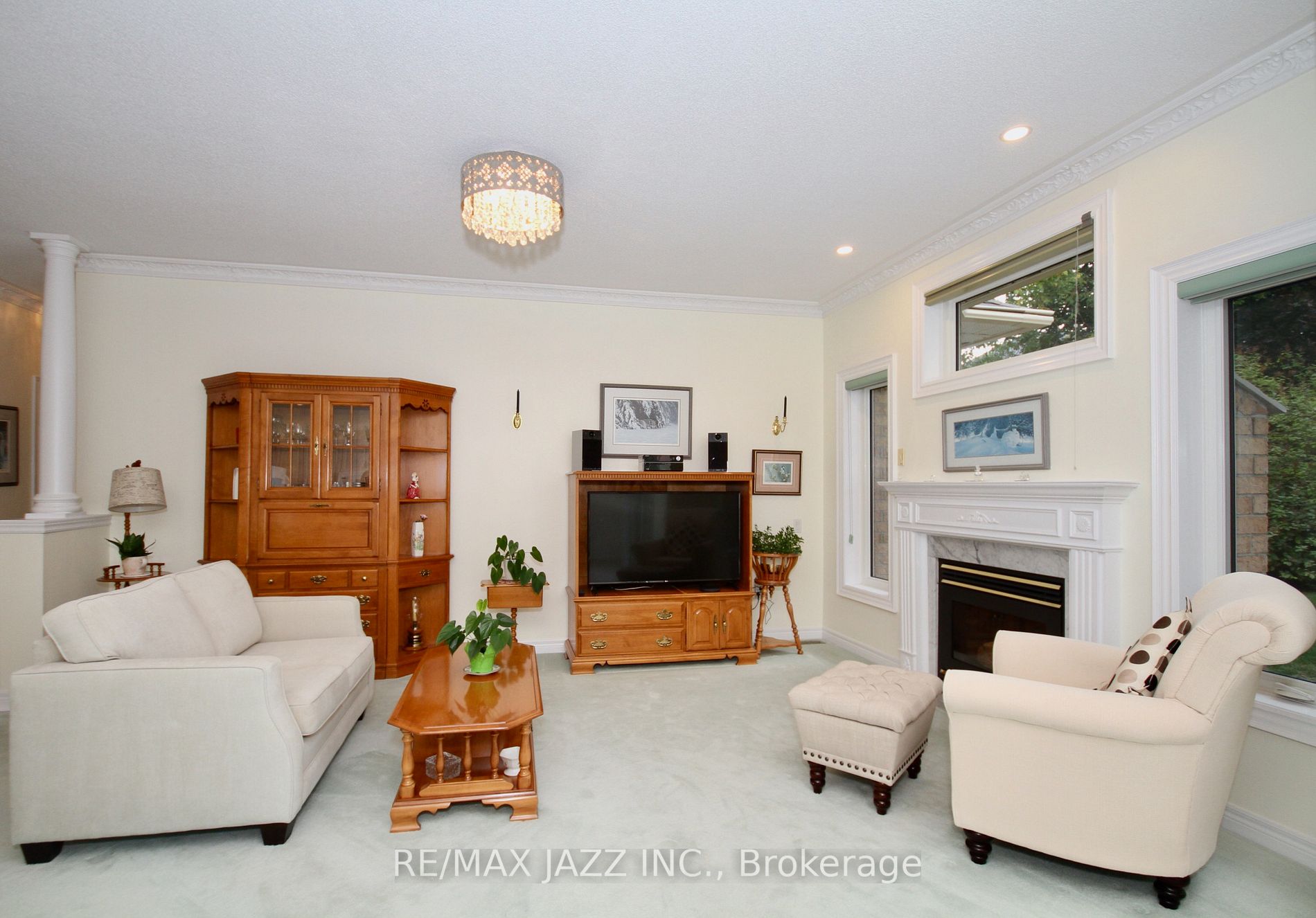 121 Whitburn St