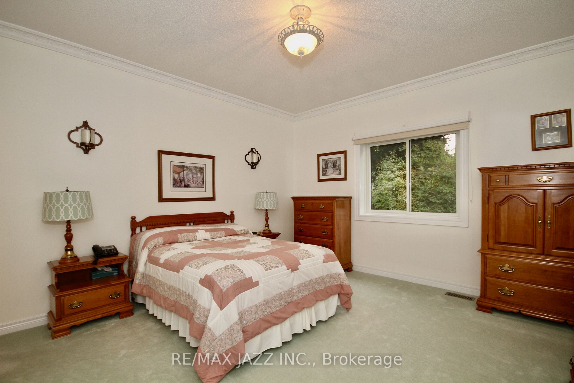 121 Whitburn St