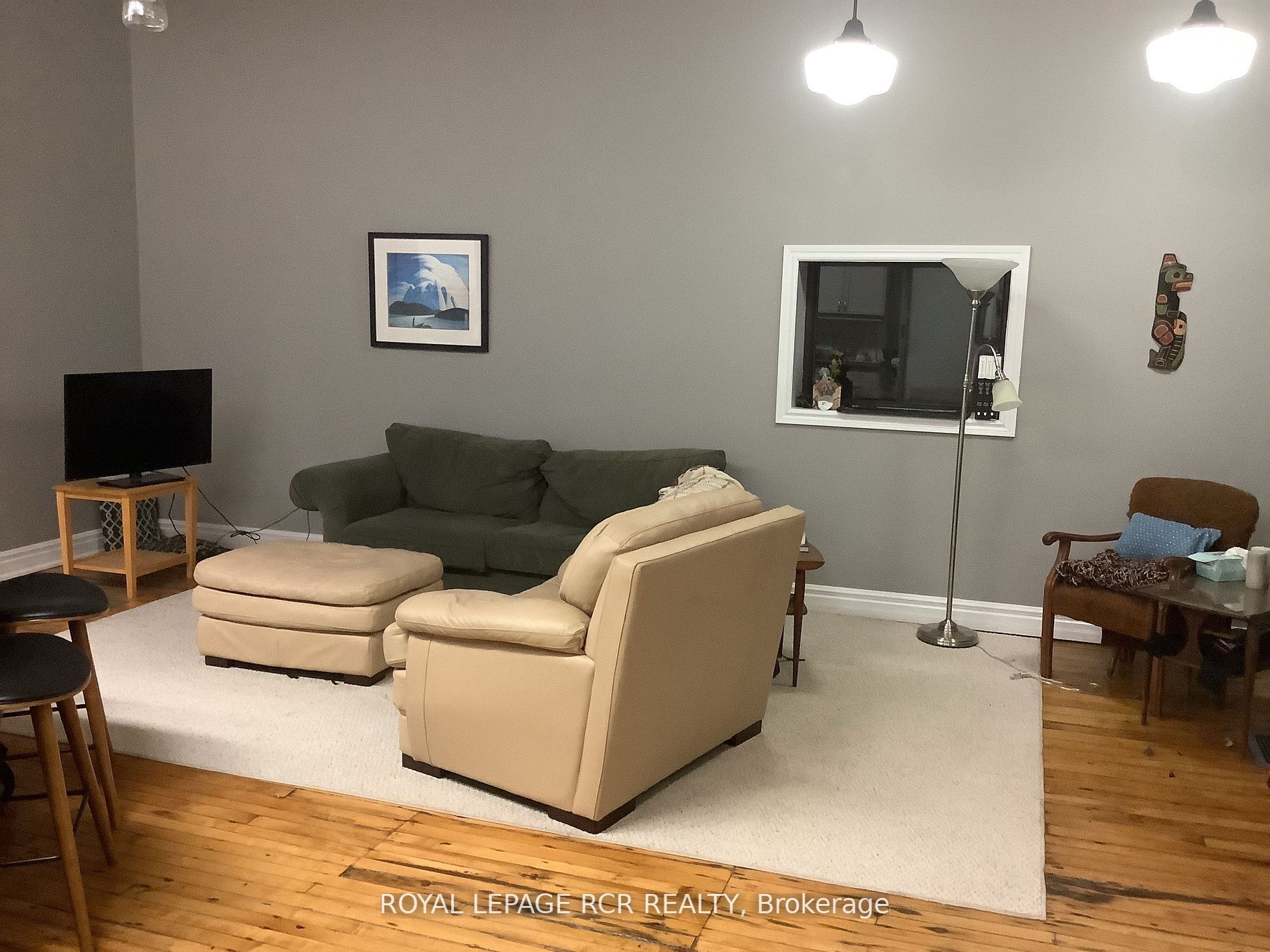 102 River St