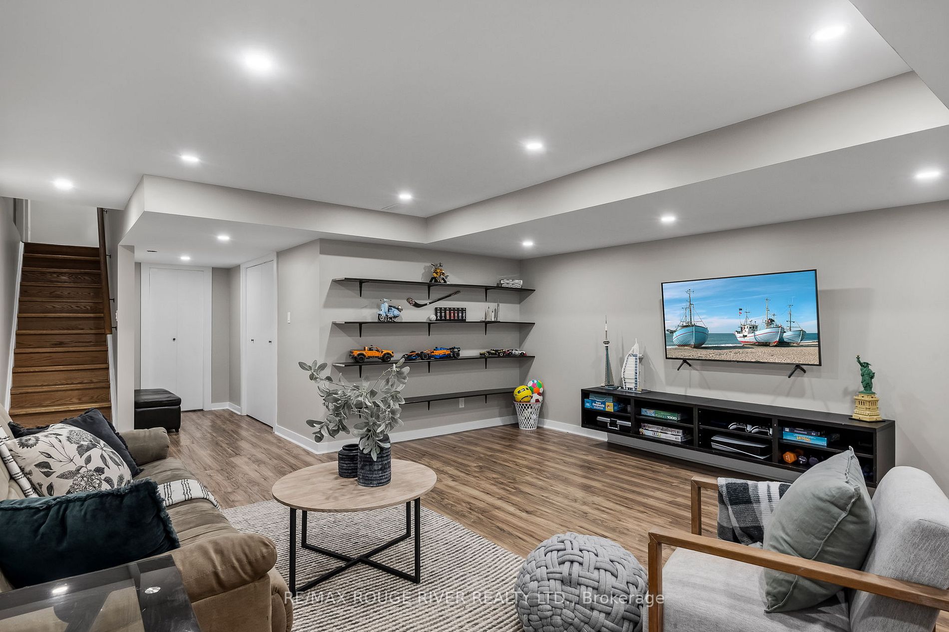 73 Rimrock Cres