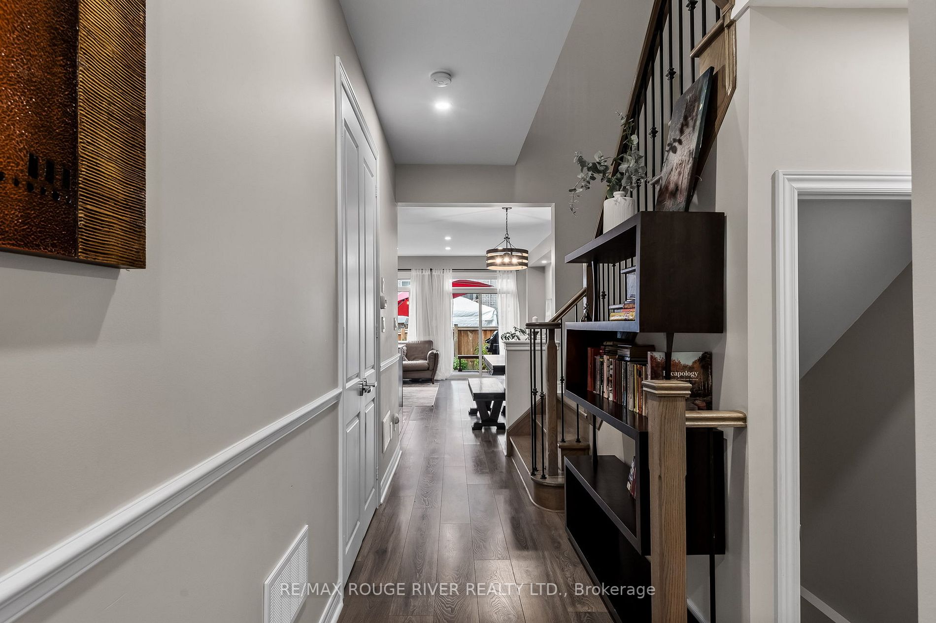 73 Rimrock Cres