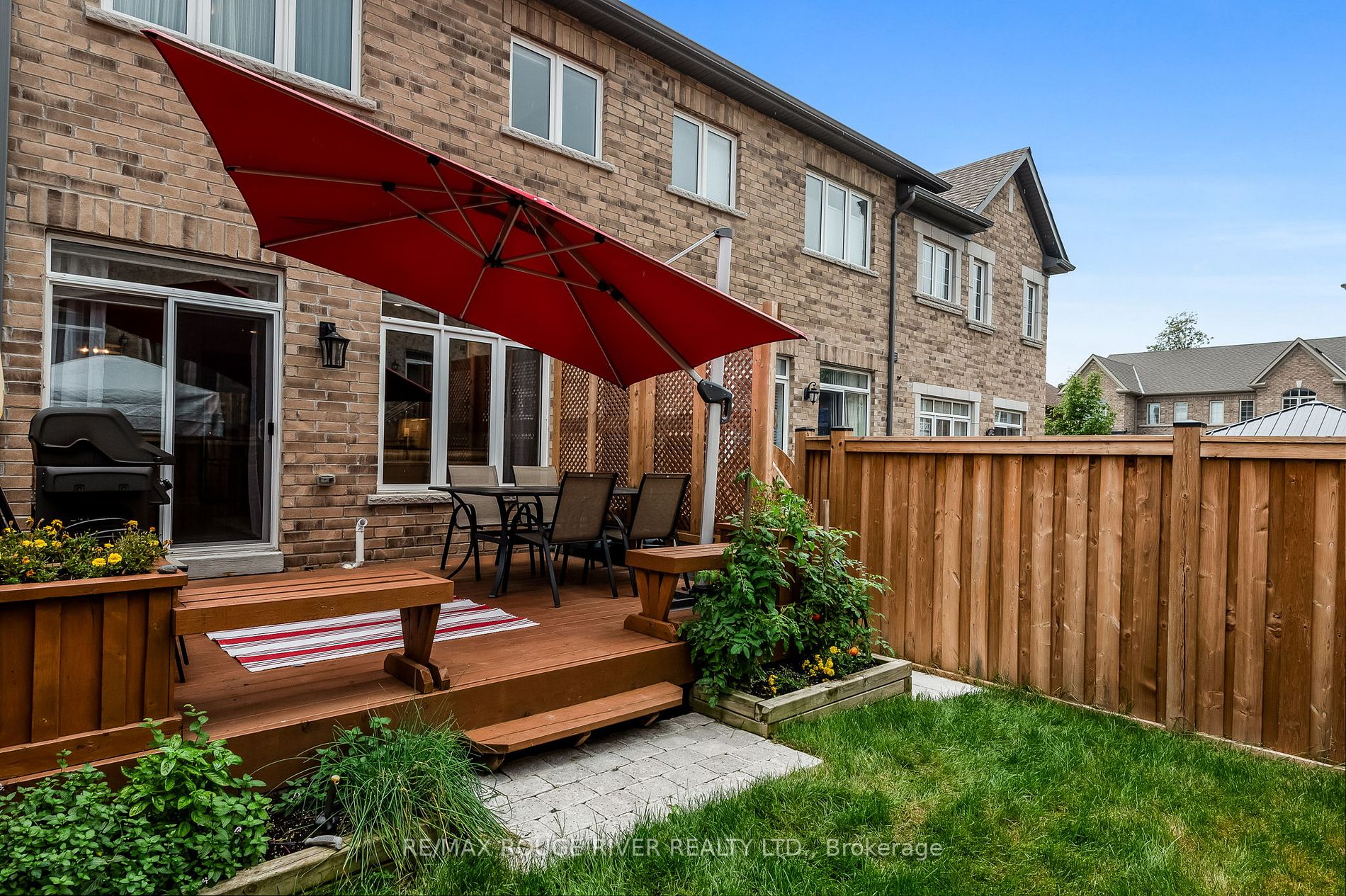 73 Rimrock Cres